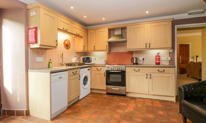 Ulverston Cottage | GROFFA CRAG FARMHOUSE, pet friendly, with open fire in Ulverston