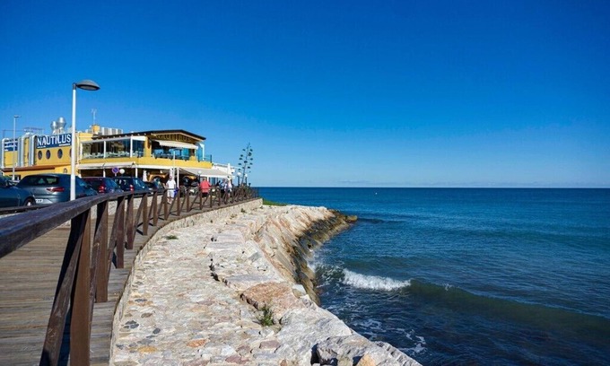 Punta Prima Apartment | GROUND FLOOR APARTMENT WALKING DISTANCE TO THE BEACH