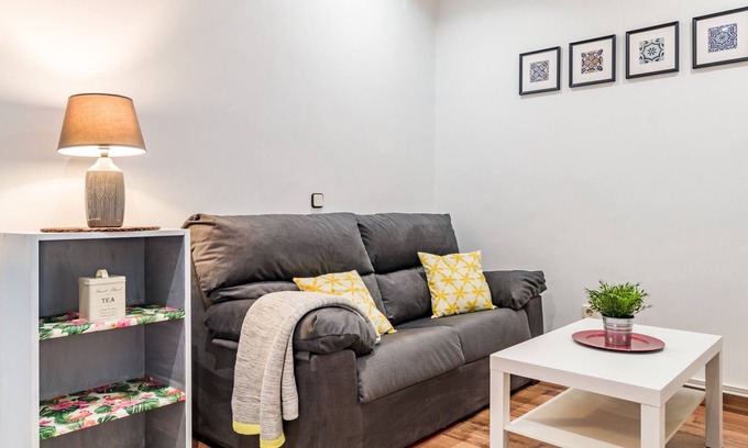 Numancia Apartment | Ground floor apartment with heating and internet. Full equipped