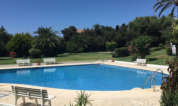 Urbanizacion Marbessa Apartment | Ground floor apartment close to beach - free Wi-Fi