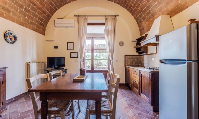 Terricciola Apartment | Ground floor apartment with one double bedroom