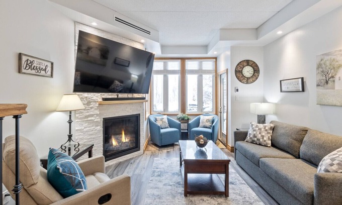 The Blue Mountains Condo | Ground-Floor Ski In/Out on Happy Valley Ski Run - Unit 122