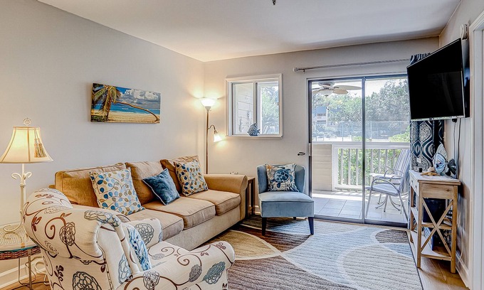Palmetto Dunes Condo | Ground-floor condo with AC, patio, pools, tennis, & beach access