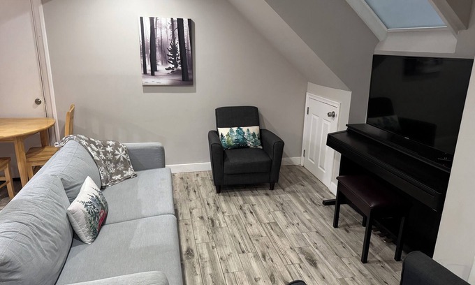 Arlington Apartment | Ground floor guest suite in west Arlington near bike path- pet friendly