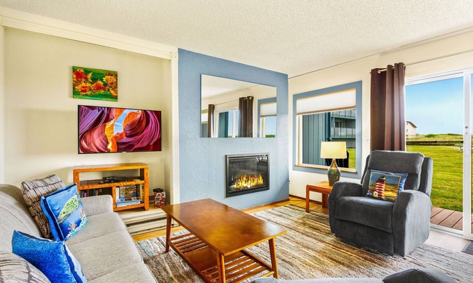 Moclips Condo | Ground Level Condo Right on the Pacific Ocean