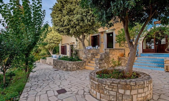 Douliana House | Group accommodation in Crete – separate houses