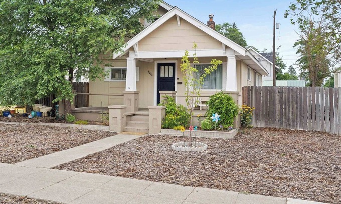 Northtown House | Group-Friendly 4 bed home in Garland District