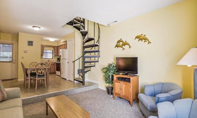 Bethany Beach Condo | Group-Friendly Condo | Grill, Pool + Near Beach