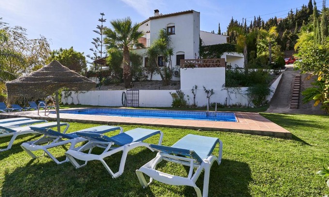 Frigiliana Villa | Group Villa 14 Pool wifi Air