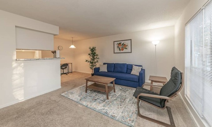 St. Andrews Apartment | Grove 1112 · Cozy 1 Bdrm 2 Beds Columbia Apt