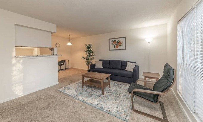 St. Andrews Apartment | Grove 516 · Cozy 1 Bdrm 2 Beds Columbia Apt