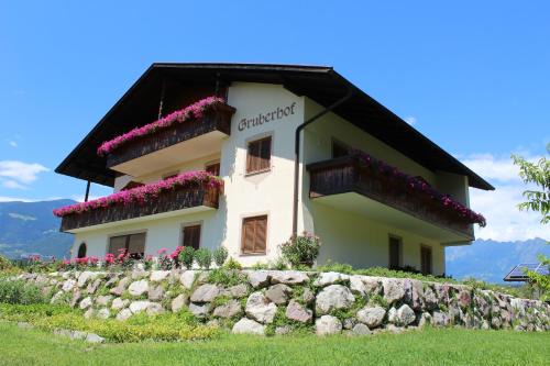 Postal Bed & Breakfast | Gruberhof