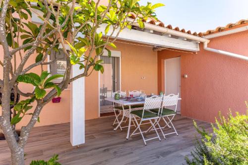 Les Ayguades House | Gruissanne - Maison avec piscine, à 150m de la plage