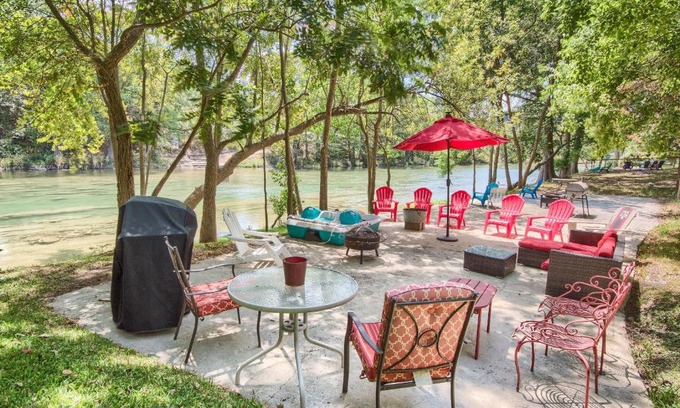 New Braunfels House | Guadalupe Retreat RR 1324