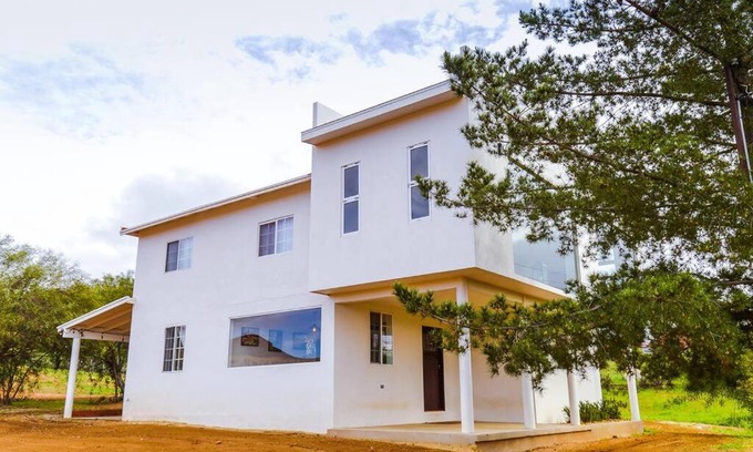 San Antonio de las Minas Villa | Guadalupe Valley Artsy House