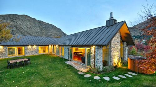 Arthur's Point House | Gucci House