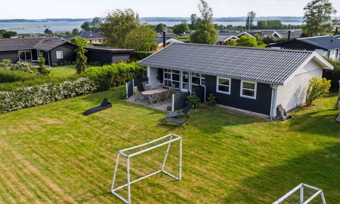 Bøjden House | "Gudrun" - 250m from the sea by Interhome