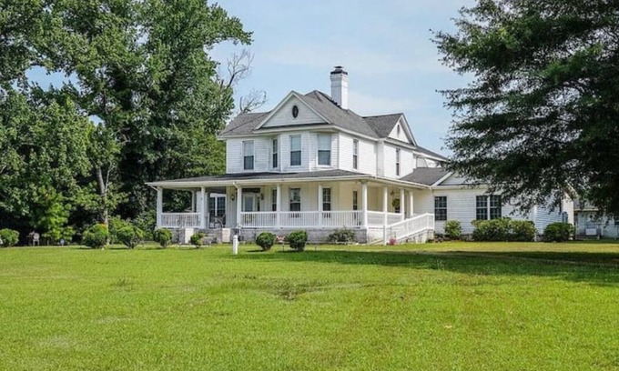 South Rosemary House | Guest apartment at Historic home on 30 acres only minutes from Lake Gaston