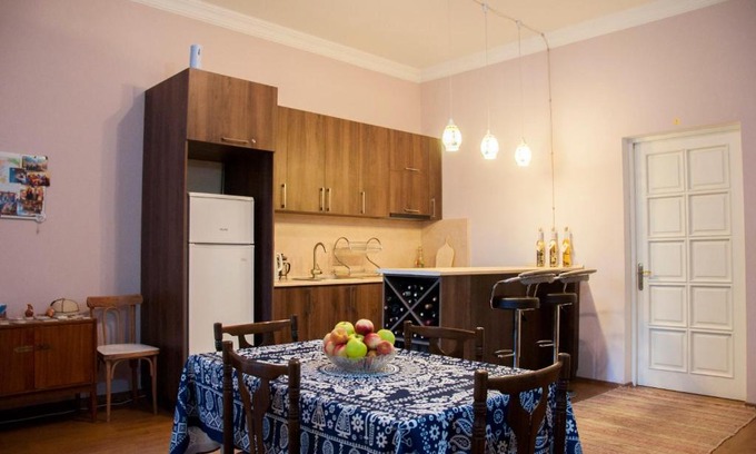 Sololaki House | Guest House Lile