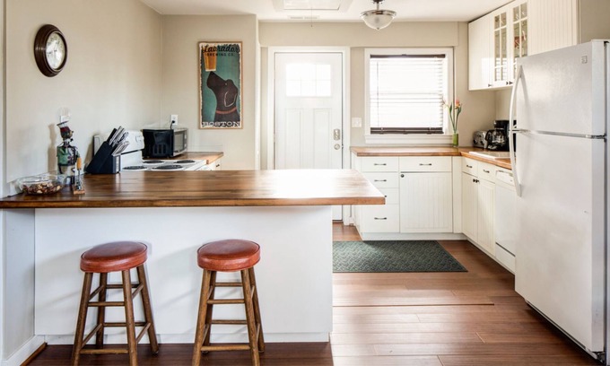 Locust Grove Apartment | Guest House on Locust | 1 Bedroom, 1 sleeper sofa, 1 Bath