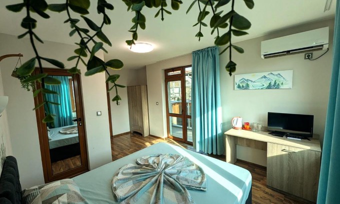 Primorsko House | Guest house Sineva
