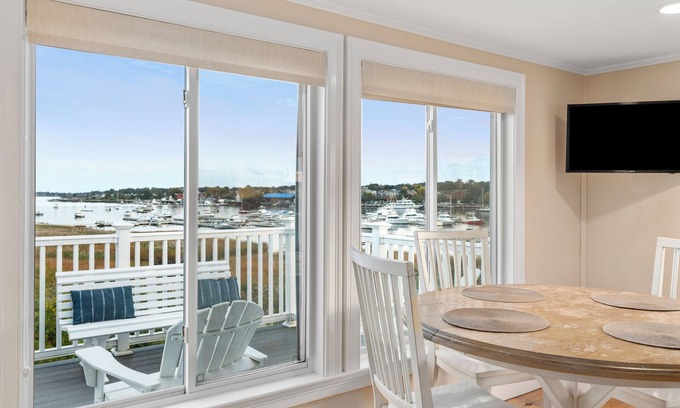 Salisbury Hotel | Guest House Suites