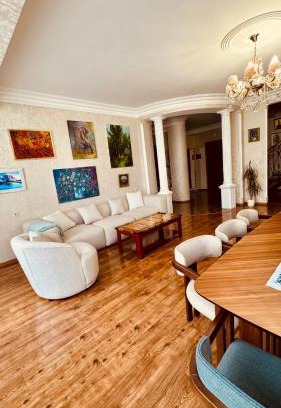 Saburtalo House | Guest house Sunshine355