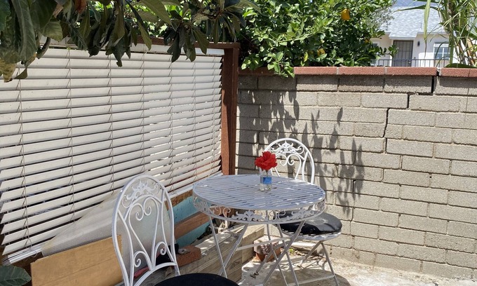 Monrovia House | Guest House
