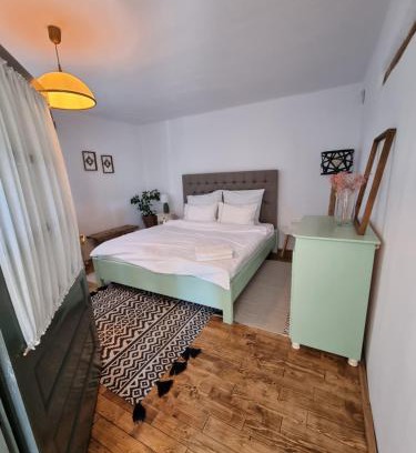 Mesentea House | Guest House Victoria