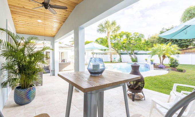 Delray Beach Cottage | Guest House with Private Yard, Pool, Outdoor Kitchen & Tiki Bar