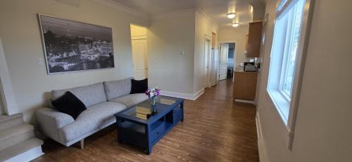 Victoria House | Guest Suite in Langford Victoria