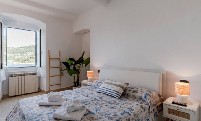 Portovenere Apartment | GuestHost - The House on the Embankment