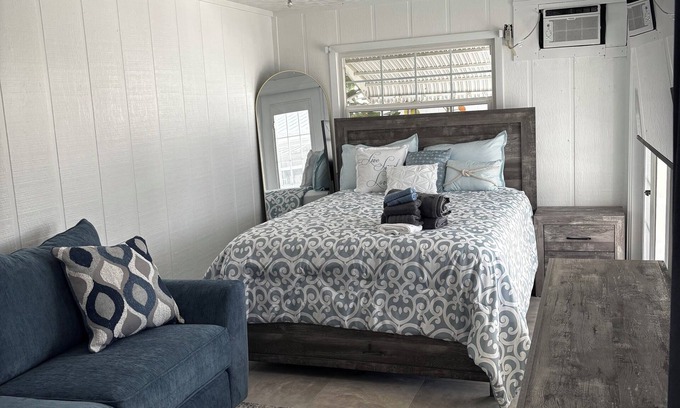 Fort Pierce House | Guesthouse by the Beach