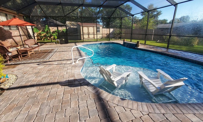 Northwest Pensacola Cottage | Guesthouse -Pet Friendly, Heated Pool, Hot Tub, Fenced Yard