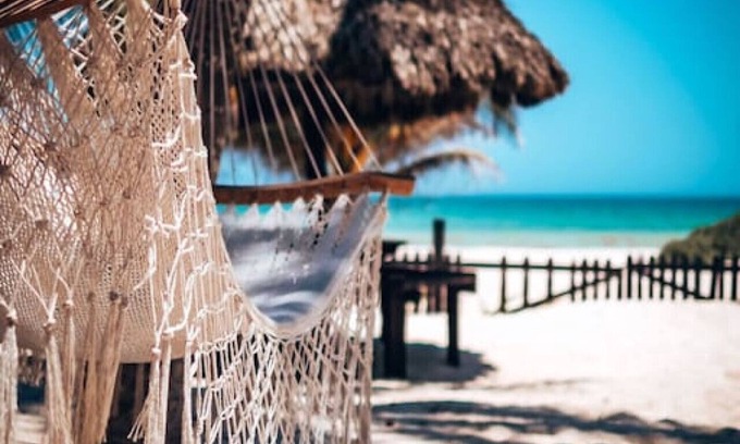 El Cuyo House | Guesthouse & Yoga Studio beachfront home: El Cuyo