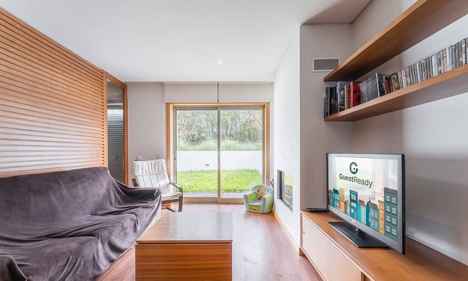 Gulpilhares House | GuestReady - Amazing Family house with a garden