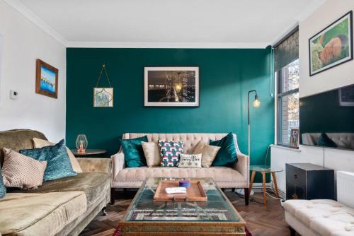 Tachbrook House | GuestReady - Beautiful 2BR Townhouse w Garden