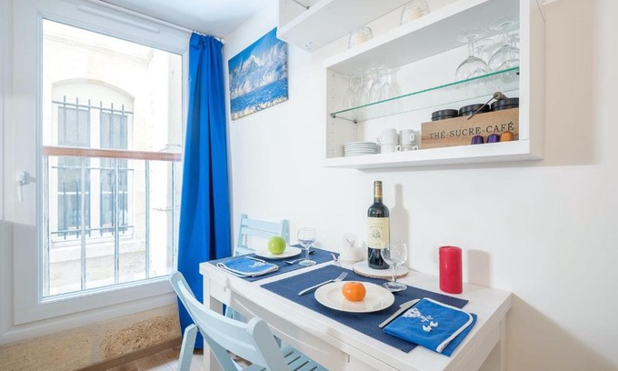 Hotel de Ville - Quinconces Apartment | GuestReady - "Boat-Cabin" Inspired Apartment in the Heart of Bordeaux