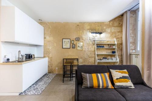 Grand Parc-Paul Doumer Apartment | GuestReady - Cozy apt in Frederic & Isabelle place