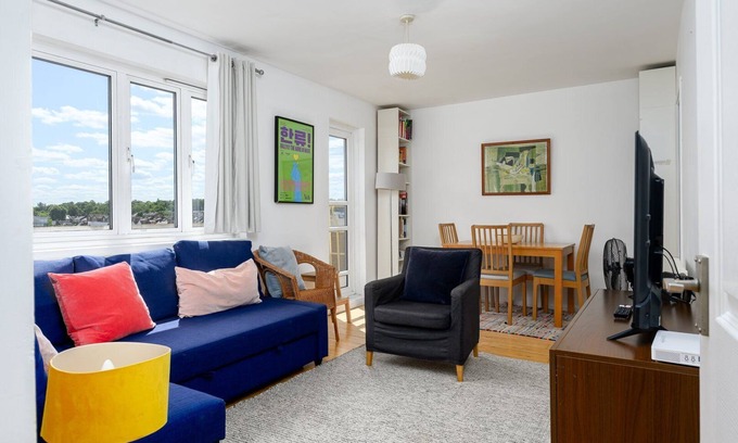 Southwark Apartment | GuestReady Essential - Penthouse Vibes in Peckham