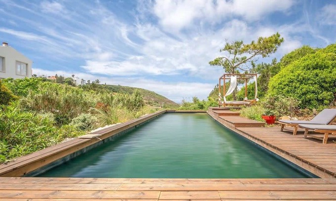 Barril de Cima Villa | GuestReady - Luxury Beach Villa with Private Pool