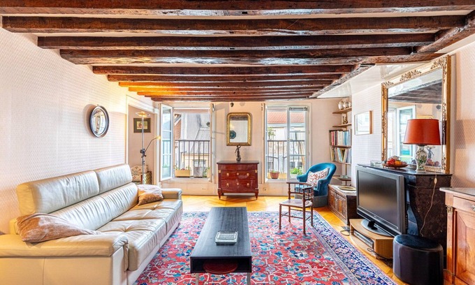 Paris City Center Apartment | GuestReady - Near Louvre Bliss