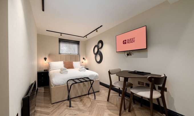 St. Pancras and Somers Town Apartment | GuestReady - Serene getaway in Euston