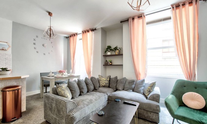 Tollcross Apartment | GuestReady - Stylish Home, in Edinburgh OldTown