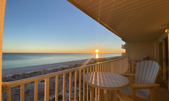 Fort Walton Beach - Destin Condo | Gulf Front! Amazing views- directly on the Ocean!