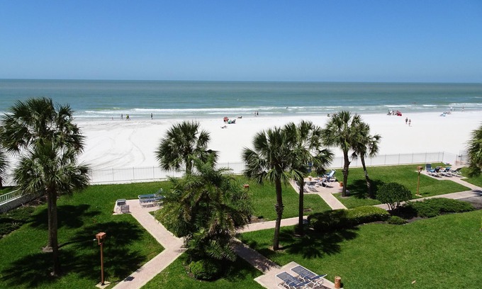 Redington Shores Condo | Gulf Front Condo "The View" With Resort Atmosphere At Redington Towers