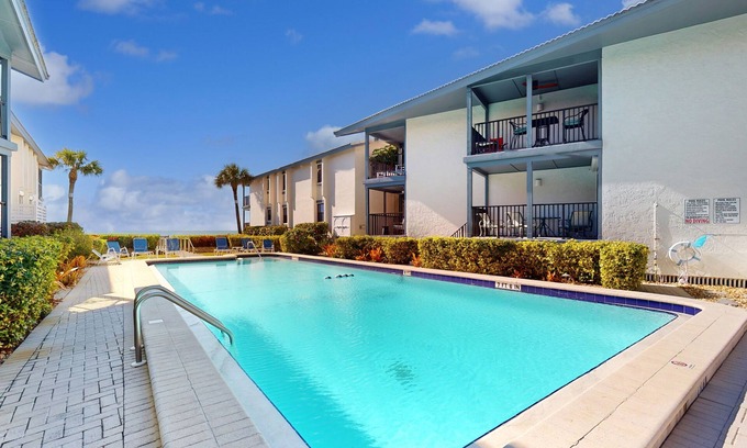 Ilexhurst Condo | Gulf-front condo with Gulf view, beach access, pool, tennis, & balcony