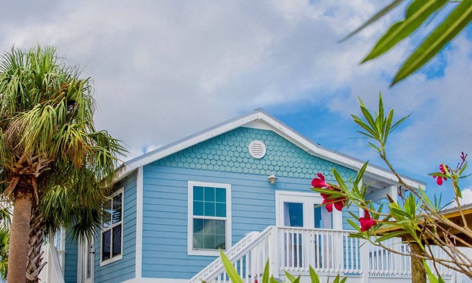 Horseshoe Beach House | Gulf front location with amazing sunrise view-direct access on deep water canal!