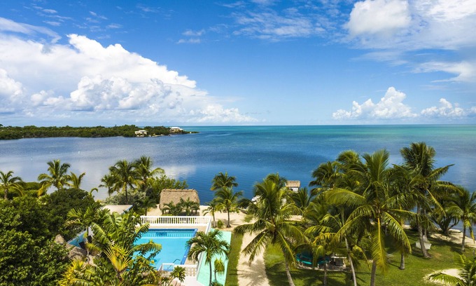 Marathon Hotel | Gulf View Waterfront Resort