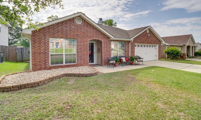 Gulfport House | Gulfport Home w/ Patio - 6 Mi to Beaches!